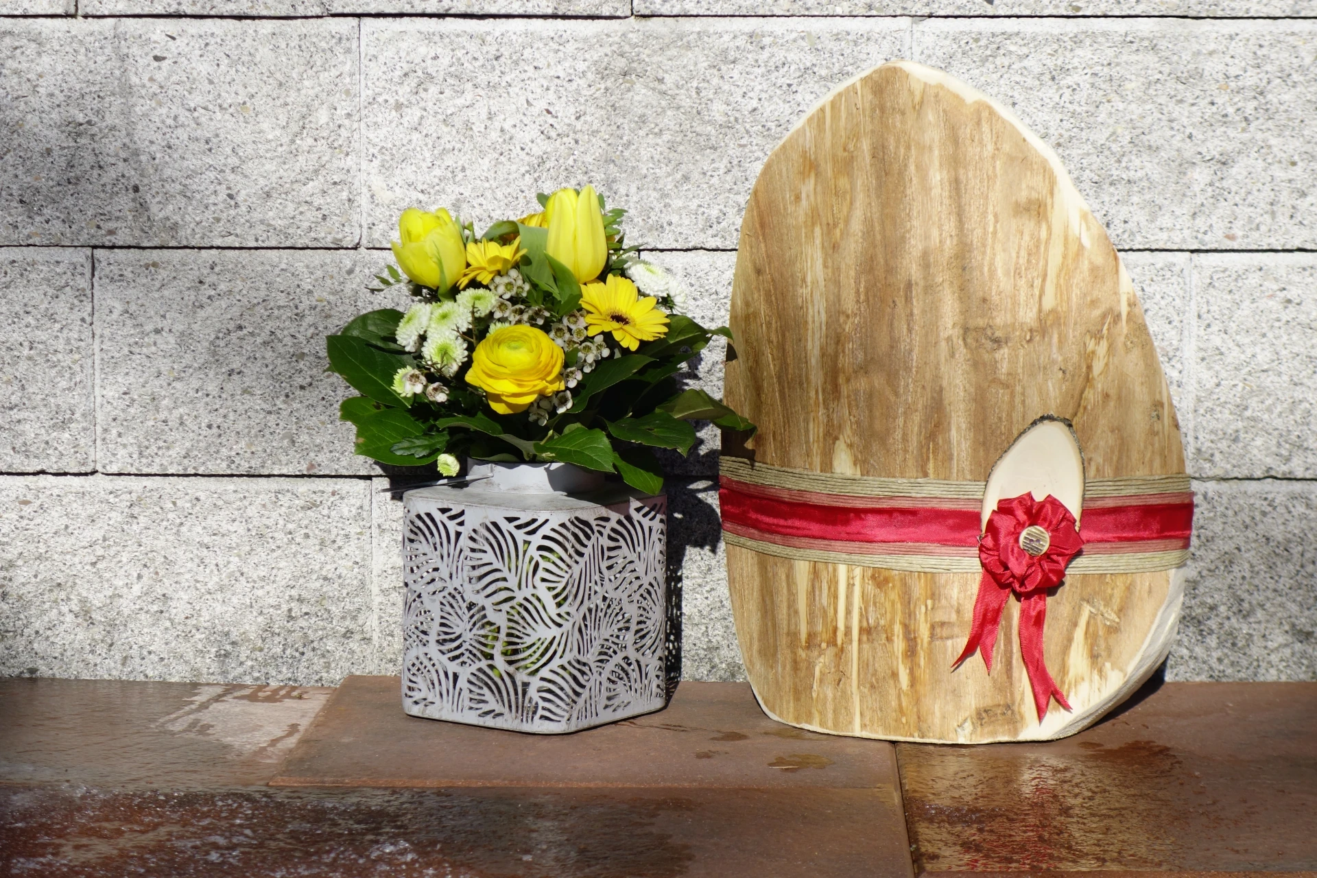 Preis 30,- Euro / Stk. (nur Ei)